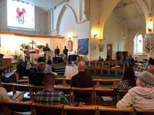 IGMG-Gemeinden haben Gottesdienste in Kirchen besucht ihre Solidarität nach Sri Lanka bekundet.